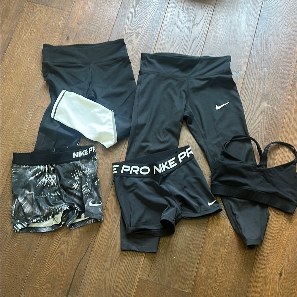 Nike Pro Black Athletic Set